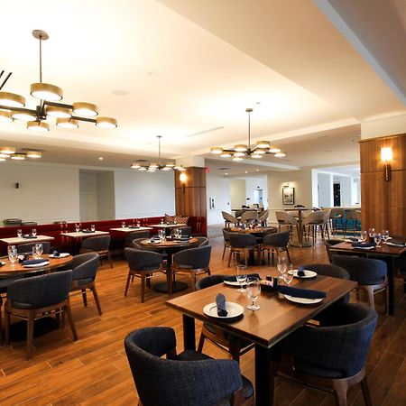 Doubletree By Hilton Clarksville Riverview Extérieur photo