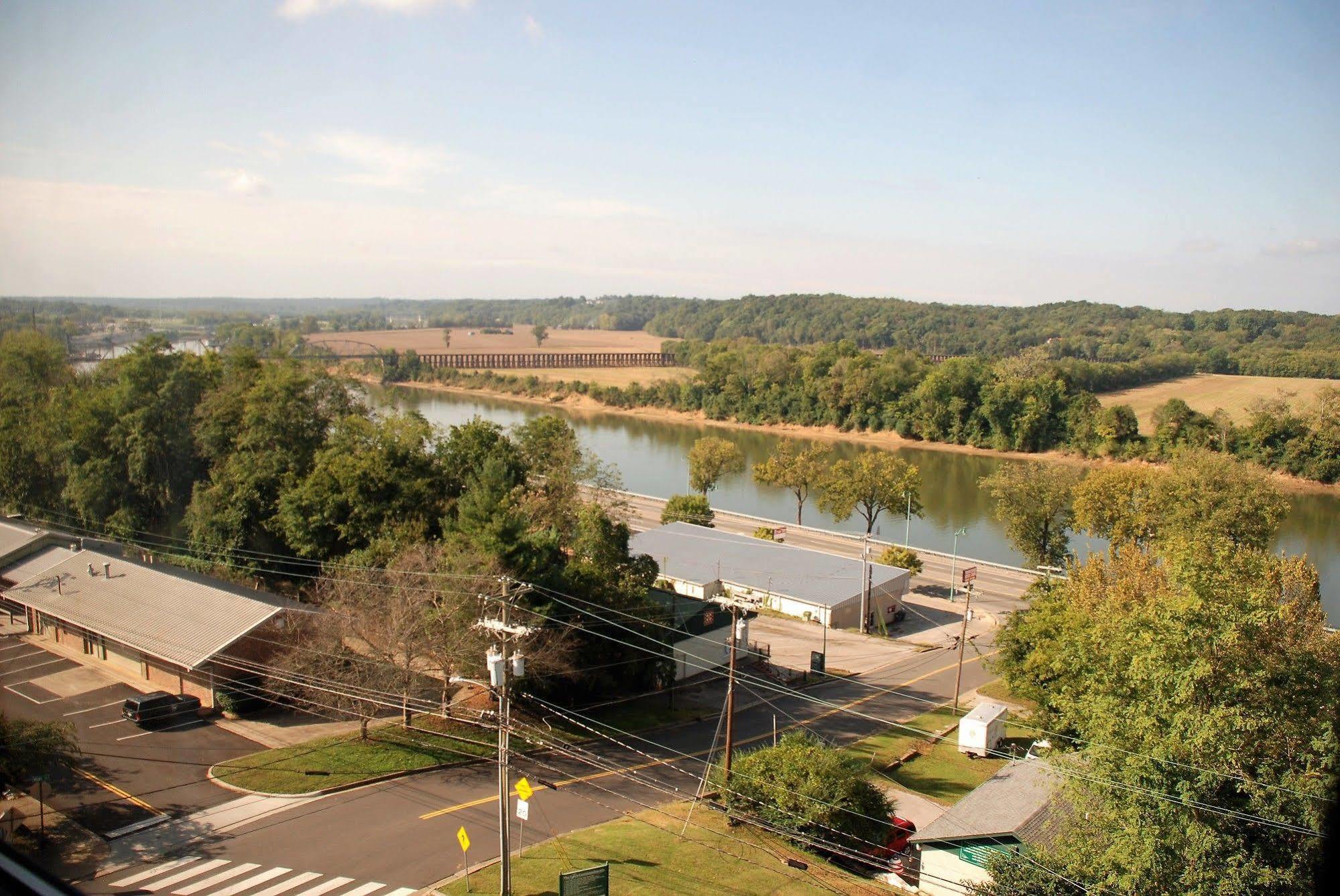 Doubletree By Hilton Clarksville Riverview Extérieur photo