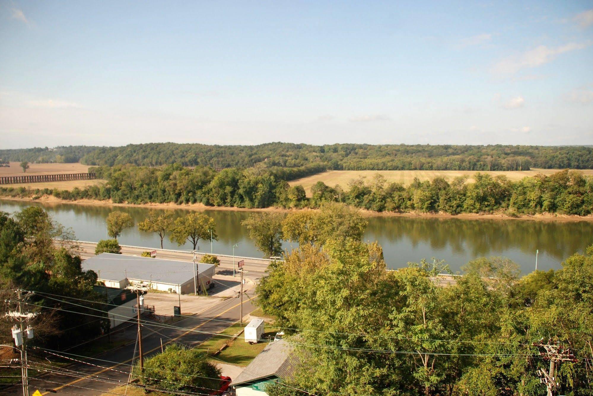 Doubletree By Hilton Clarksville Riverview Extérieur photo
