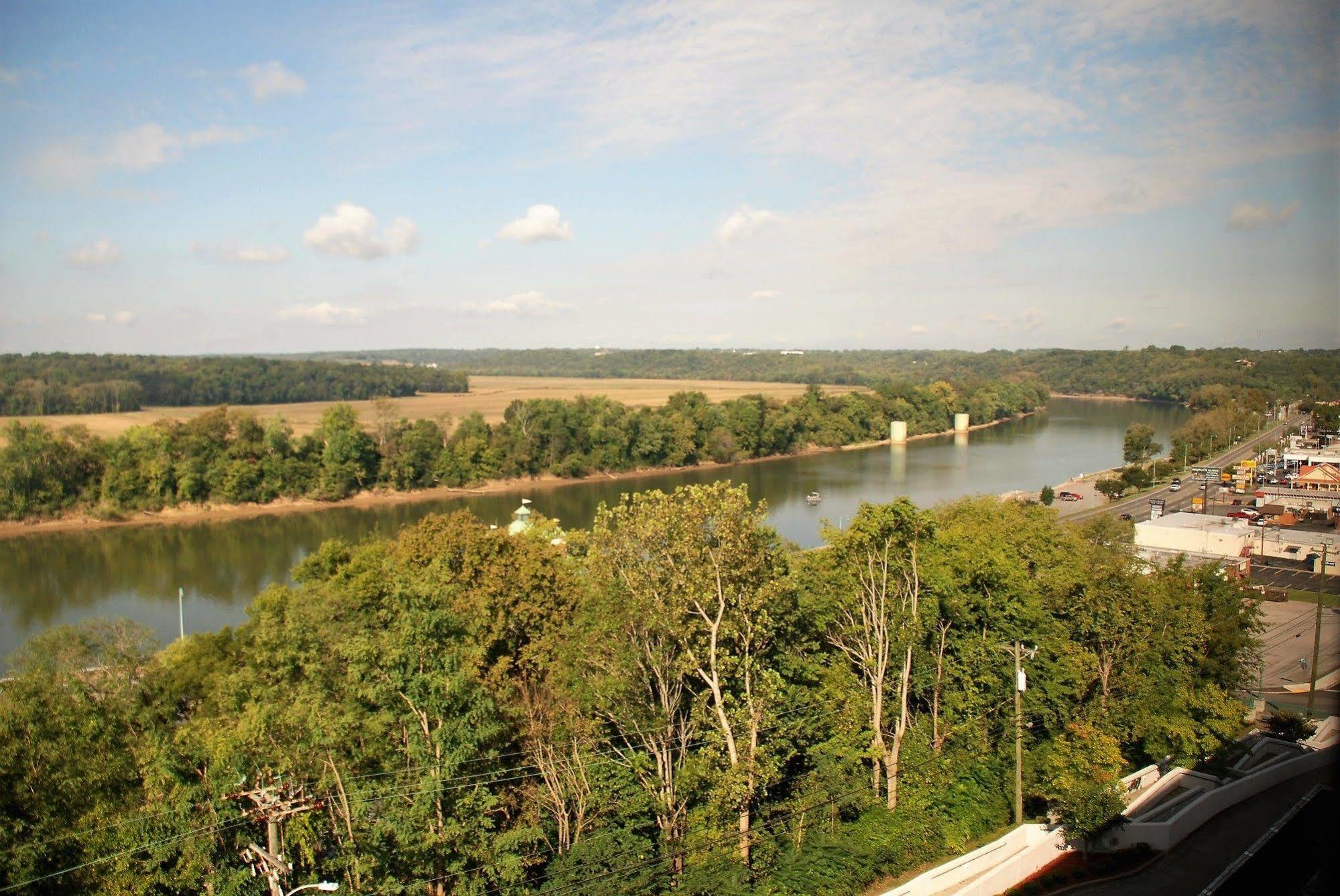 Doubletree By Hilton Clarksville Riverview Extérieur photo