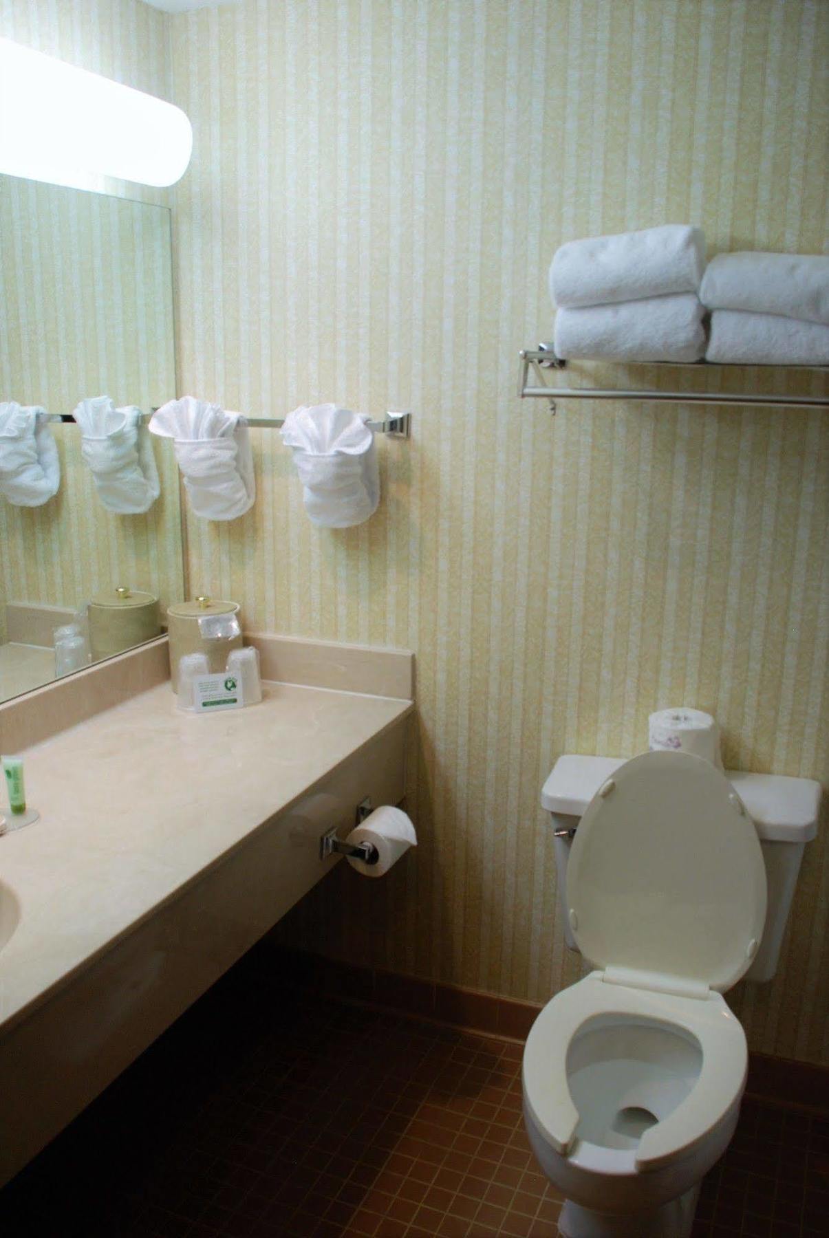 Doubletree By Hilton Clarksville Riverview Extérieur photo