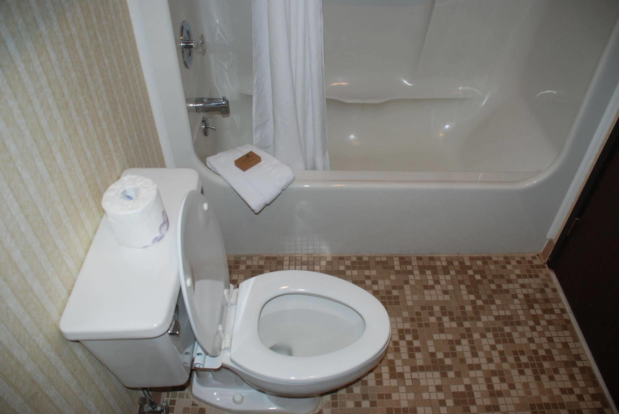 Doubletree By Hilton Clarksville Riverview Extérieur photo