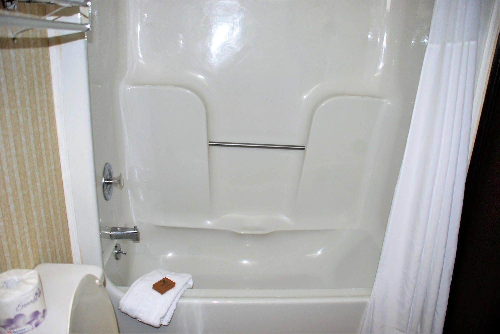Doubletree By Hilton Clarksville Riverview Extérieur photo